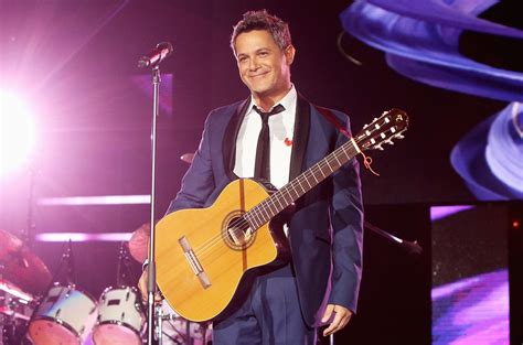 Alejandro Sanz Live in Amsterdam: A Spanish Guitar Virtuoso Storms the Ziggo Dome!