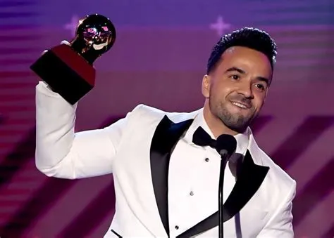 Latin Grammy Awards Nominaties voor Luis Fonsi: Is dit het jaar dat hij eindelijk de gouden gramofoon wint?