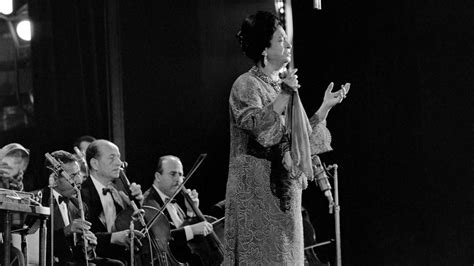 Umm Kulthum's Sparkling Cairo Concert: A Night of Enchanting Melodies and Unexpected Revelations!